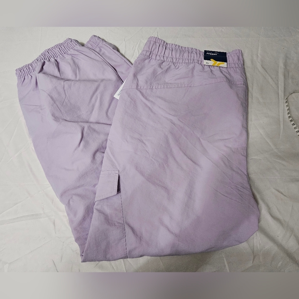 Old Navy NWT Ankle-Zip Cargo Joggers Womens Lavender Quick Dry Nylon! - Picture 1 of 9